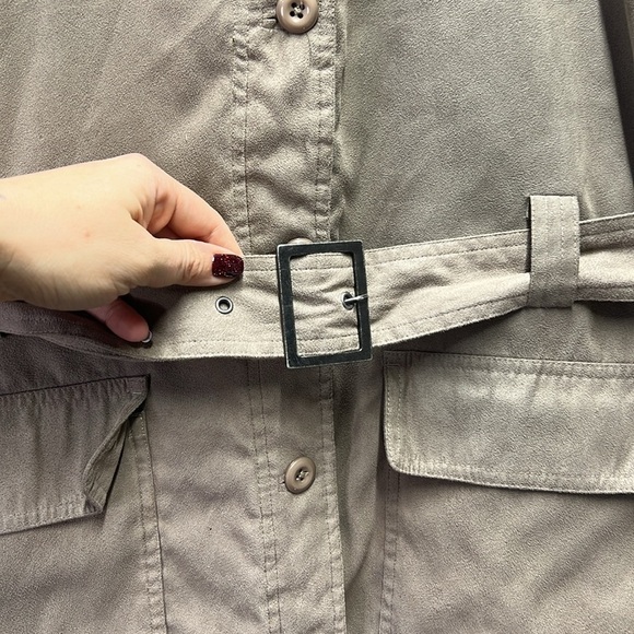 Cabelas sued like winter jacket size Large - Picture 10 of 10